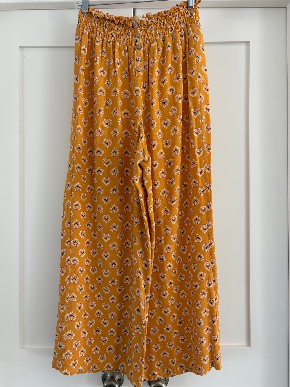 Pink Republic Women’s Mustard Floral Wide-Leg Cropped Bohemian Pants, size M